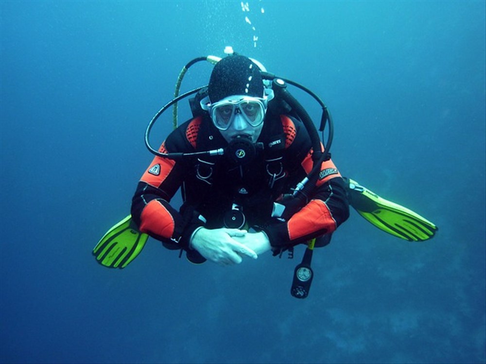 Plongée sous-marine : Matériel, Sécurité et Types